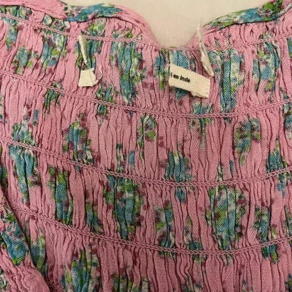 UO Floral Pink Smocked Women's Top🔥FINAL CLEARANCE🔥 - Picture 2 of 5